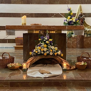 Geschmückter Altar